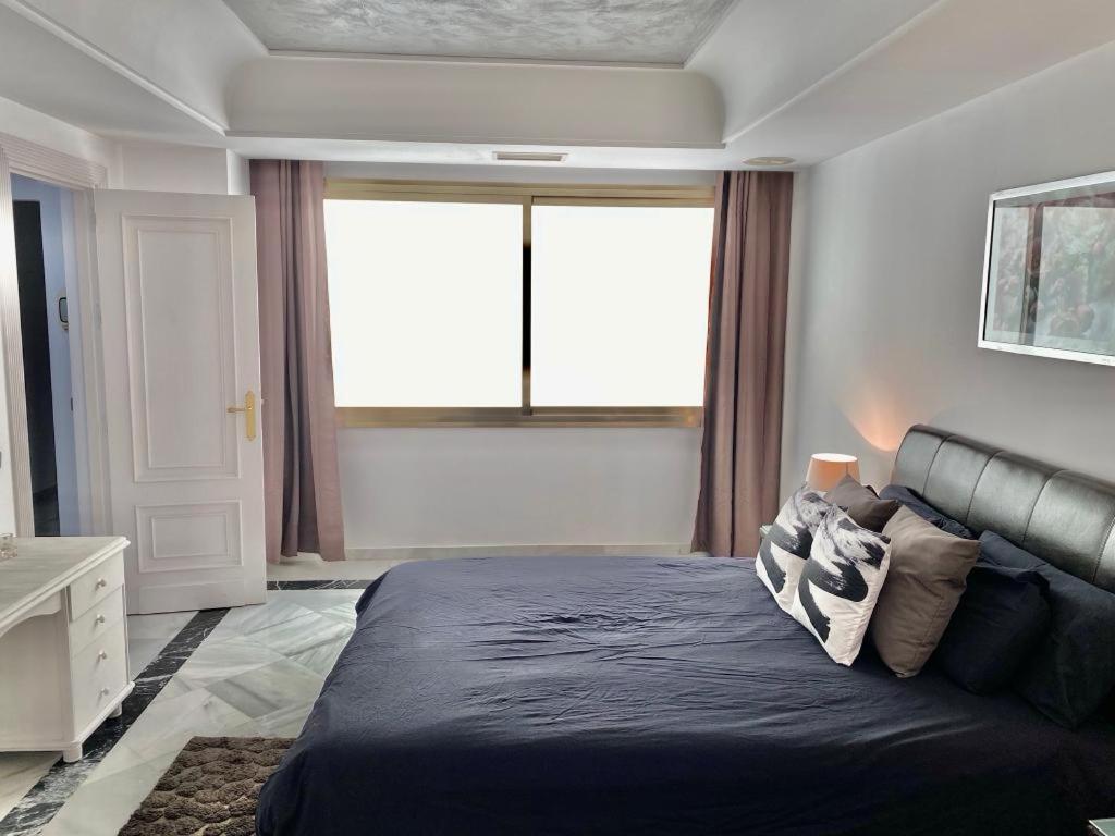 Puerto Banus Beachfront .Gray d´Albion . Amazing location - Housity