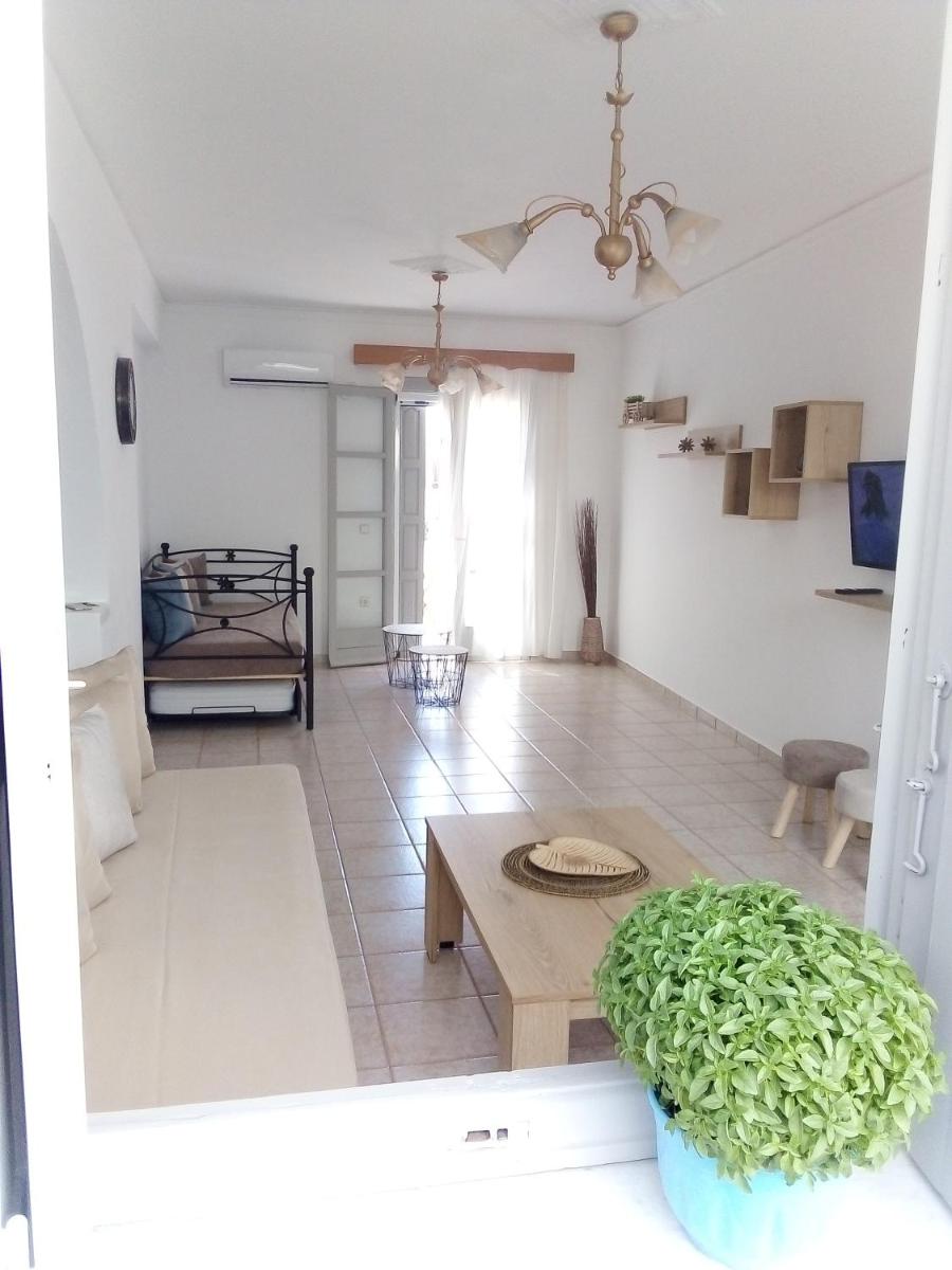'Naxian family apartment' - Housity
