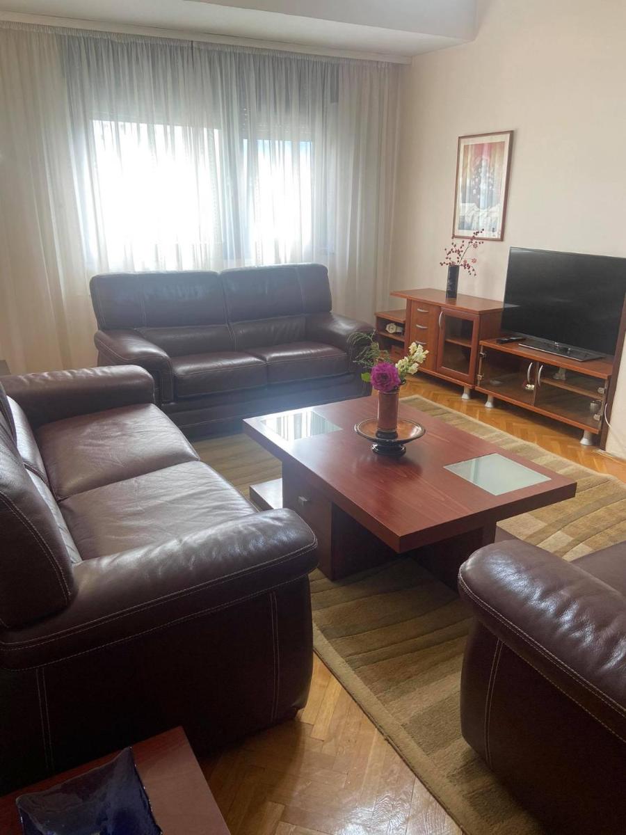 Family Apartment Ivanovic - Housity