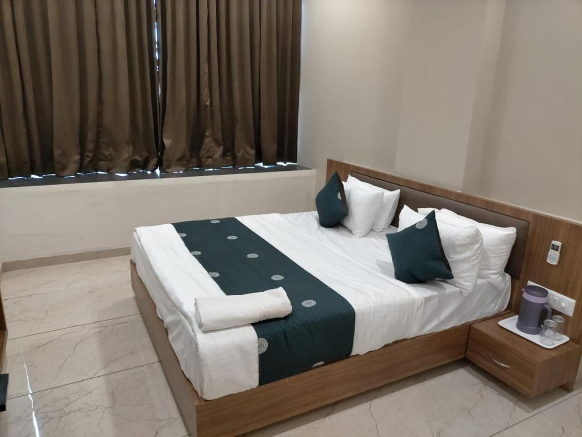 Hotel Fountain Fun - Housity