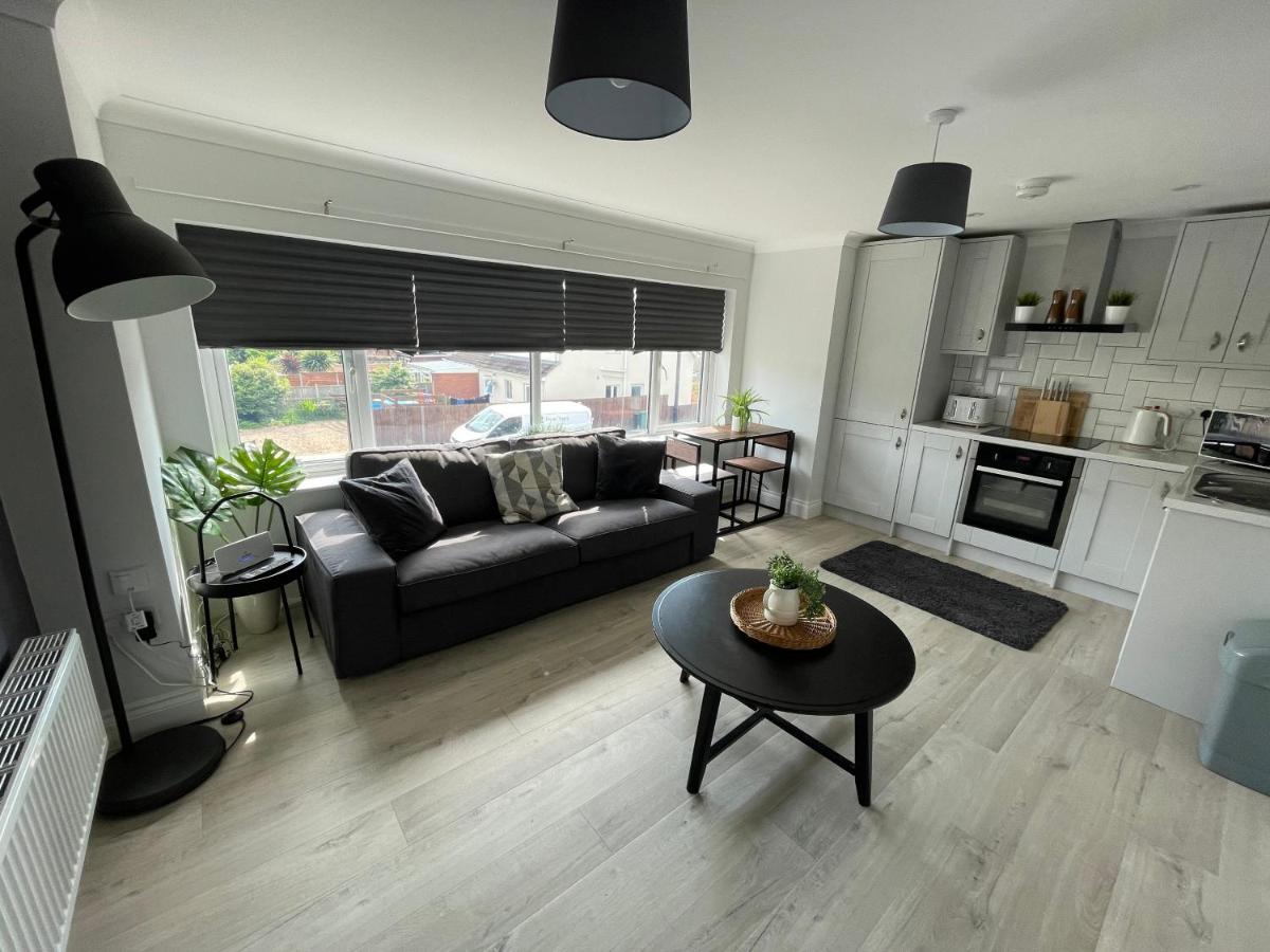 Great for contractors- free parking - Housity