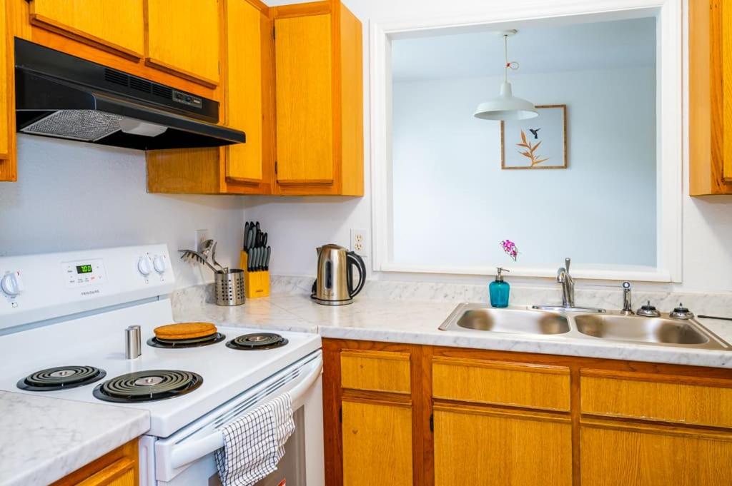 Peaceful Retreat 1BR with Parking - Housity