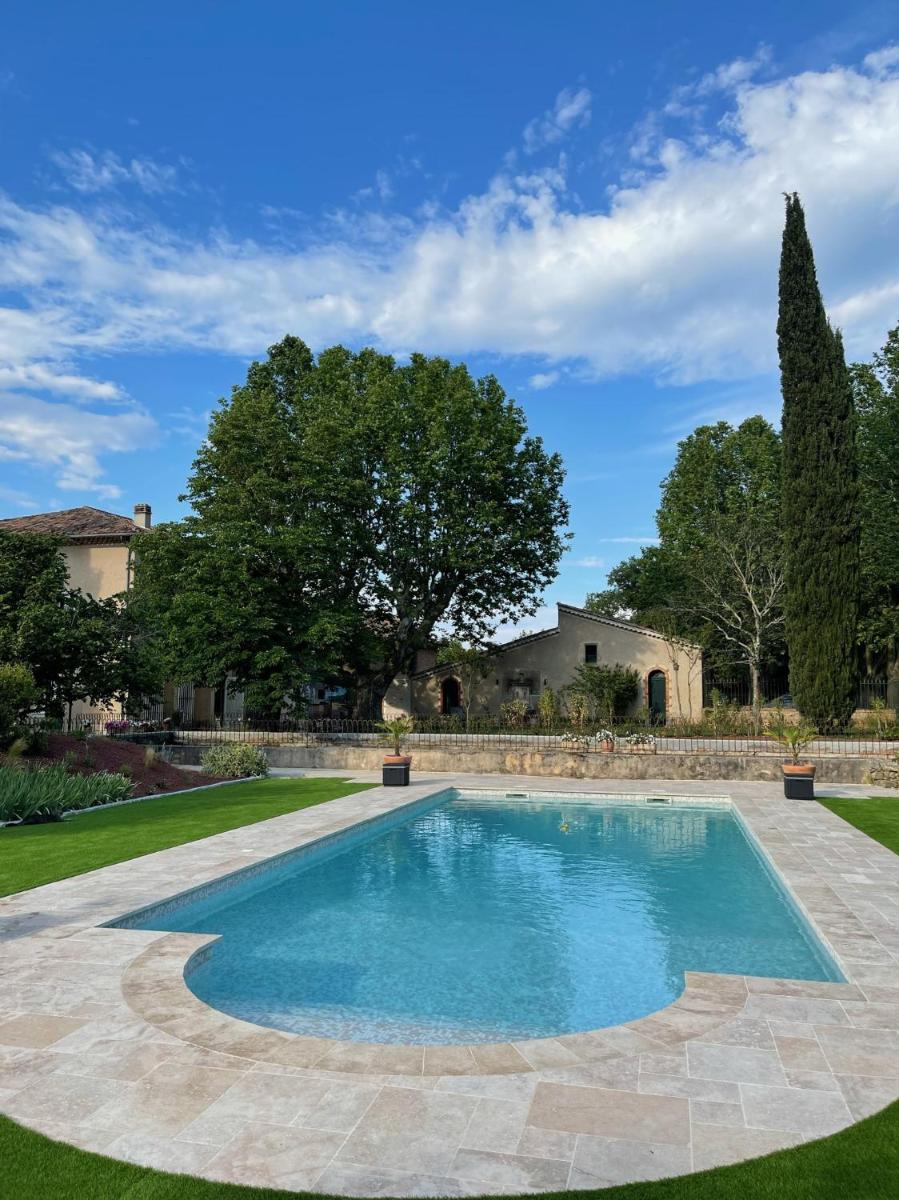 Domaine Les Mûriers - Housity