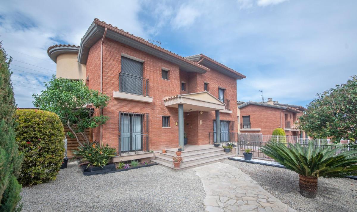 TarracoHomes, TH136 Villa Sant Ramon - Housity