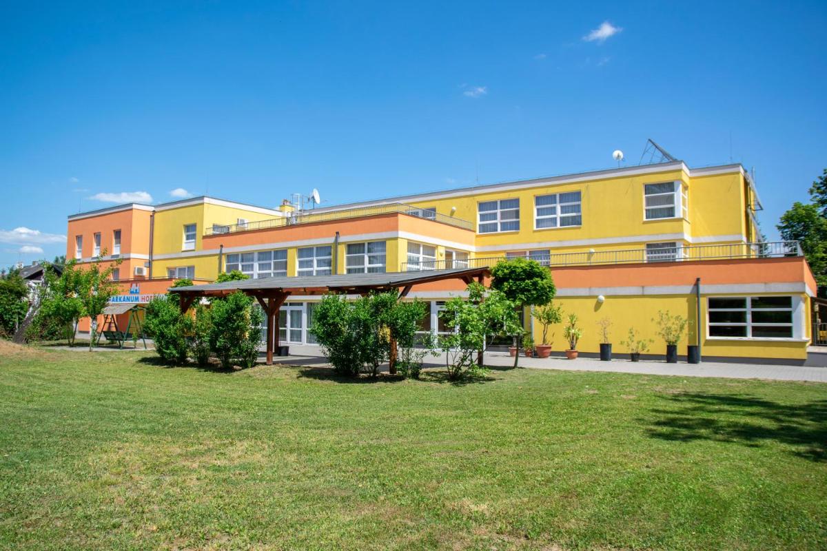 Arkánum Hotel - Housity