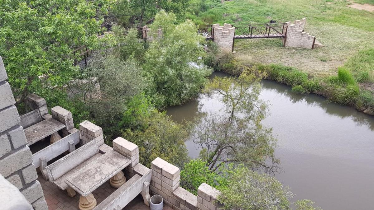 Tweerivieren Medieval Castle - Housity