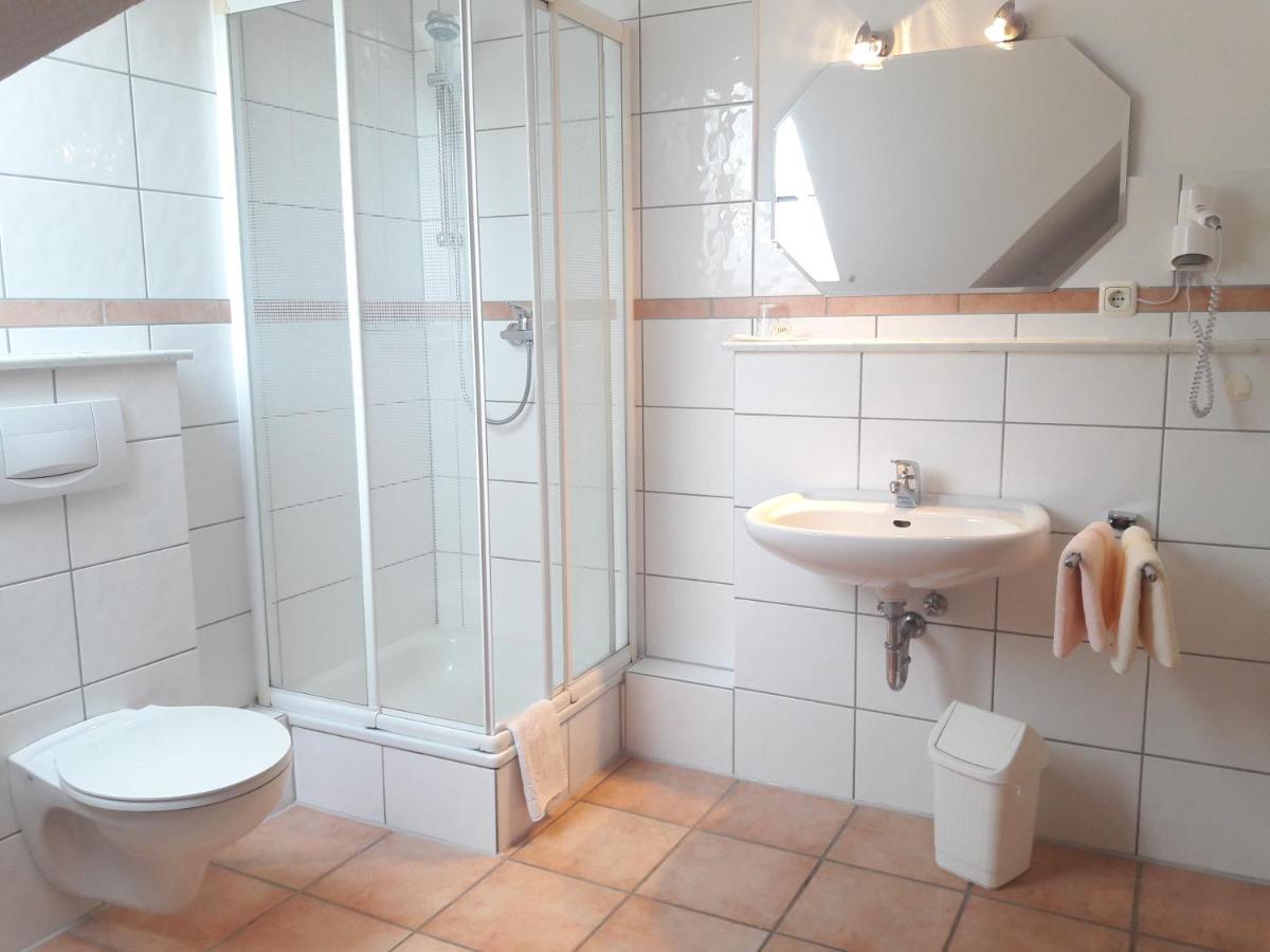 Pension Dirkschnieder - Housity