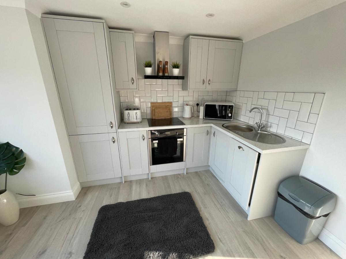 Great for contractors- free parking - Housity