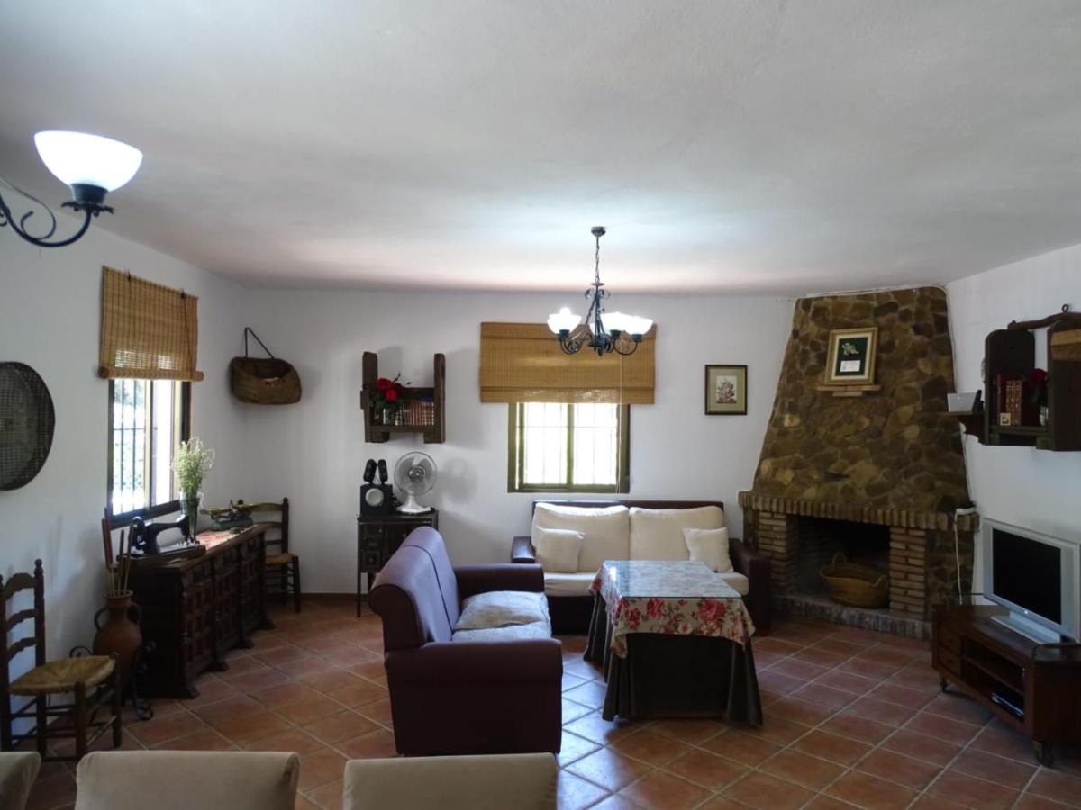 House - 3 Bedrooms with Pool and WiFi - 08522 - Housity