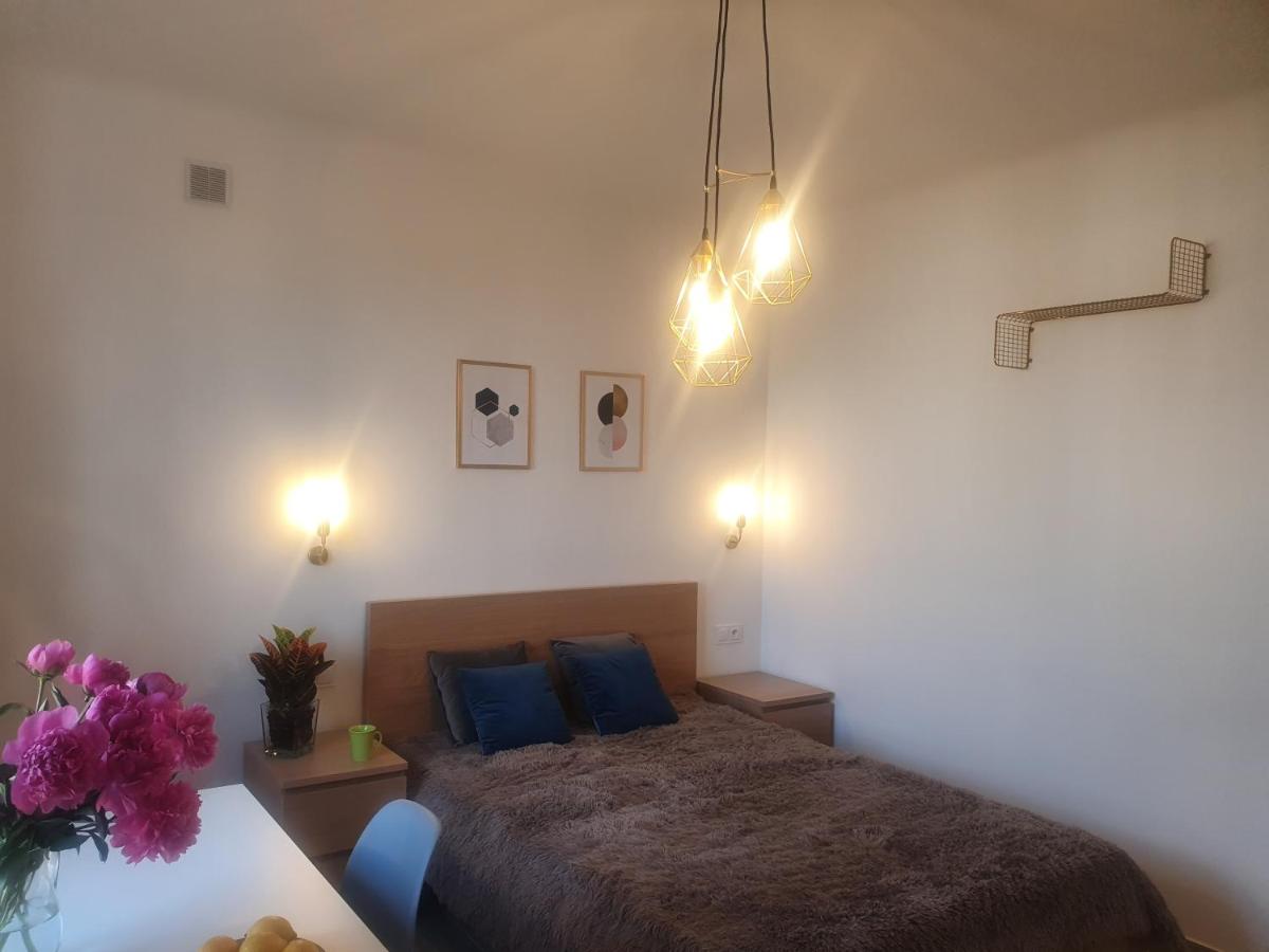 Flat Femina Street - Housity
