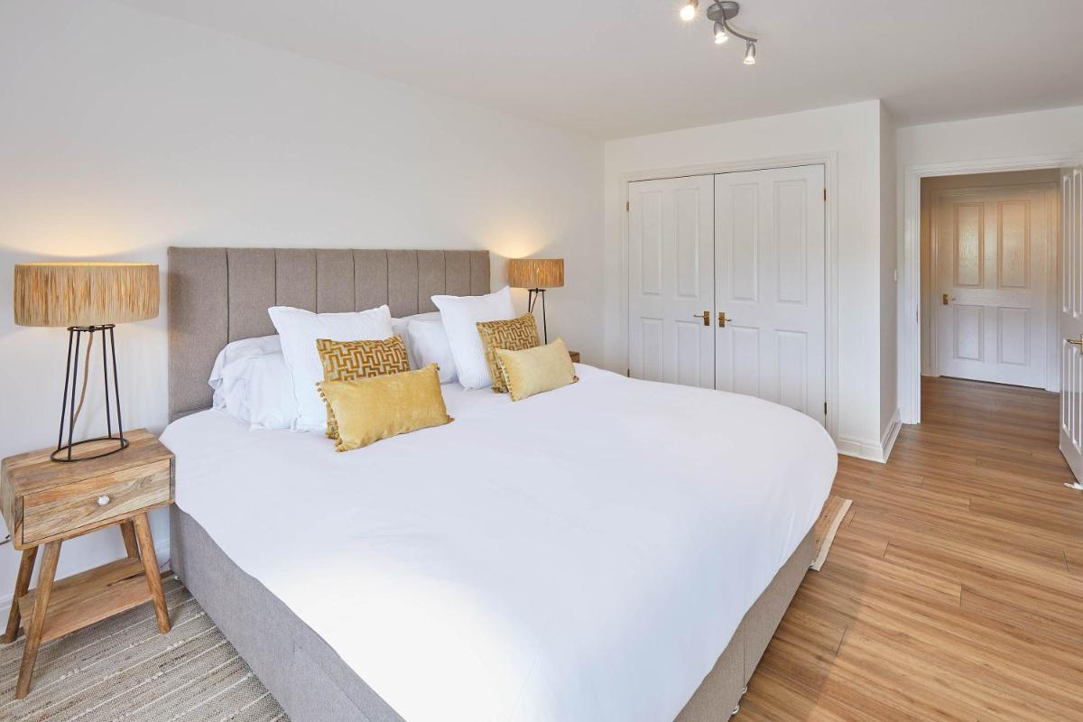 Host & Stay - Freshwater View - Housity