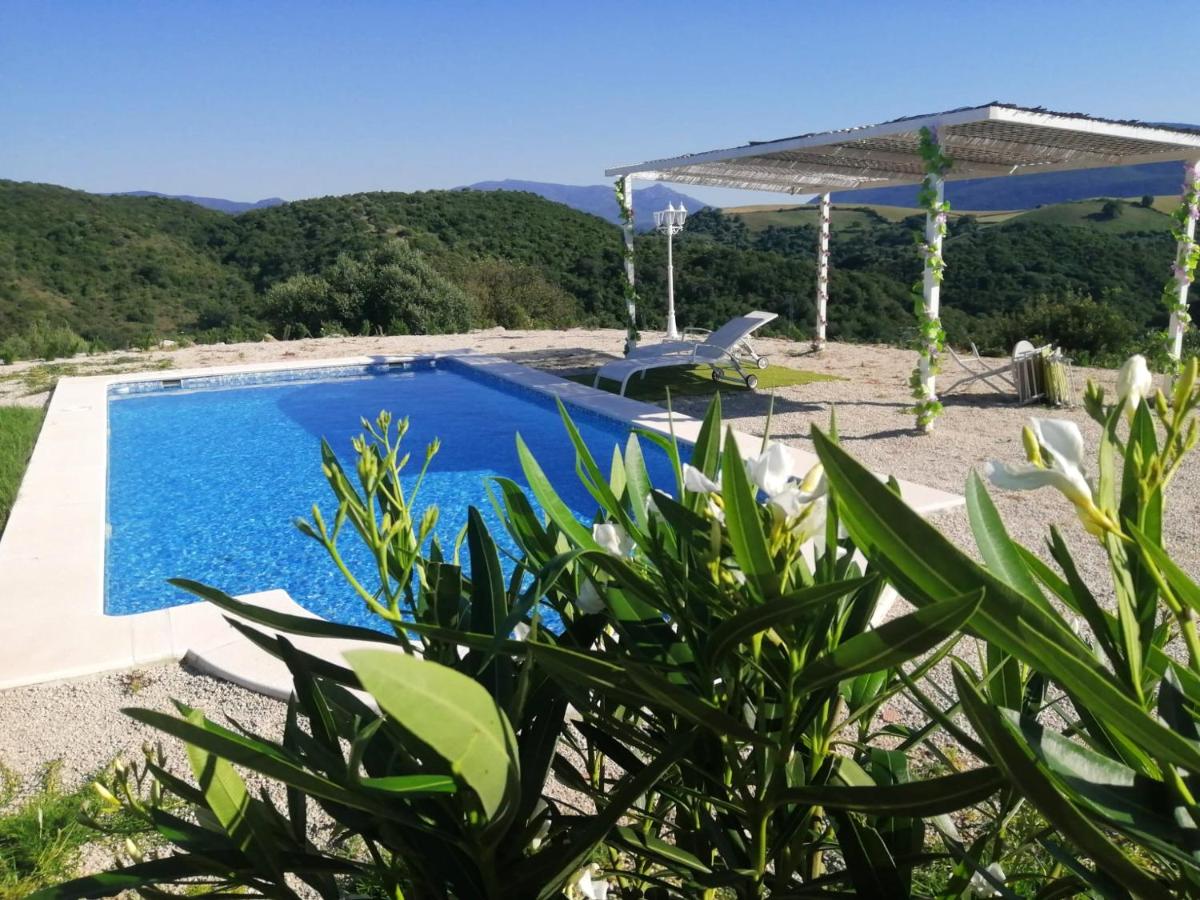Elegant Villa in Algar with Private Pool - Housity