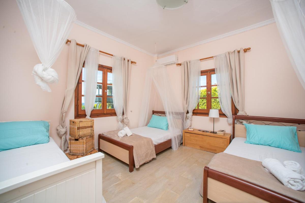 House by the sea in Corfu - Housity