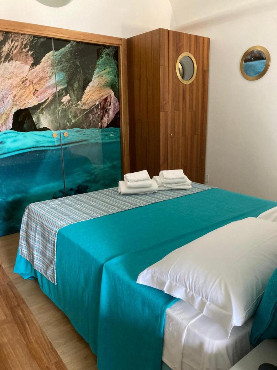 Grotta Verde Luxury Suite by CapriRooms - Housity