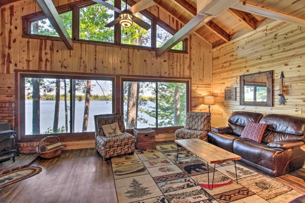 Loon Lake Lodge with Dock, Sauna and Hot Tub! - Housity
