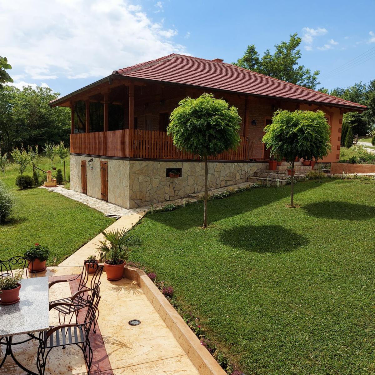 Kuca za uzivanje - Housity
