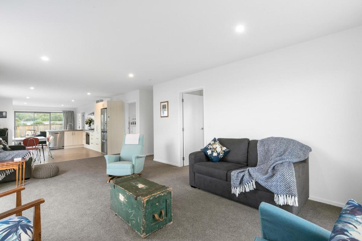 Karitane Beach Retreat - Karitane Holiday Home - Housity