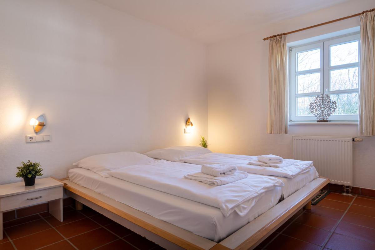 Feriendorf Rugana - Klassik Appartement mit 1 Schlafzimmer und Terrasse A33 - Housity
