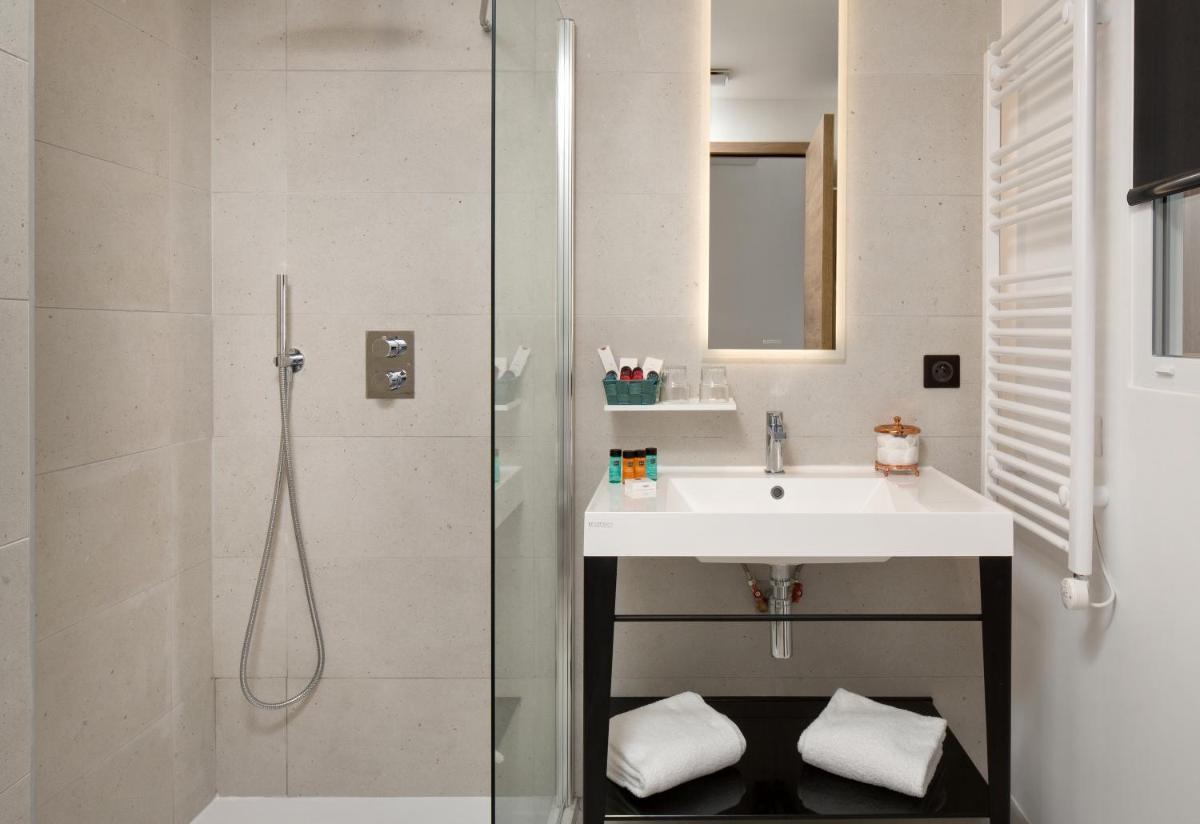 Salle de bains dans l'établissement Vila De La Mar & Spa