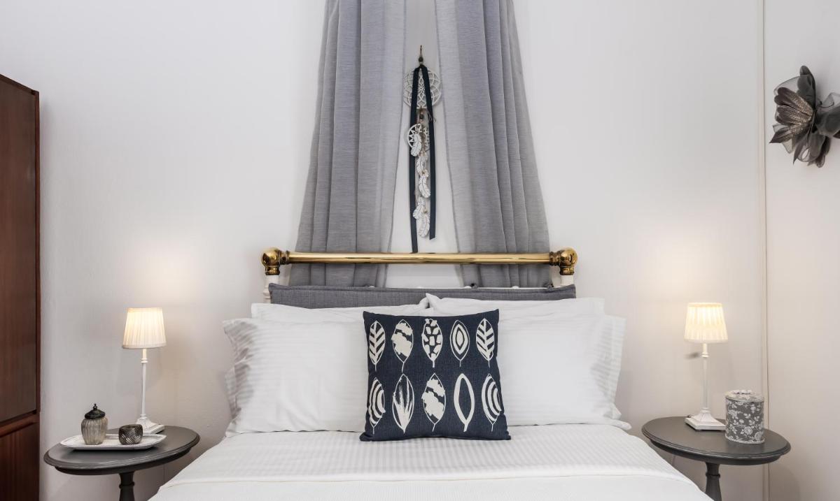 Nostos House - Housity