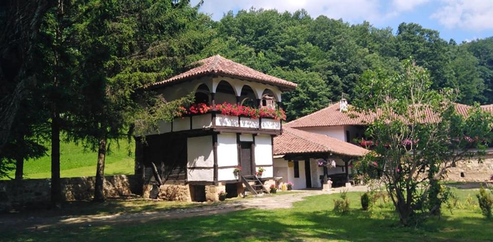 Odmaralište Vlaško ždrelo - Housity