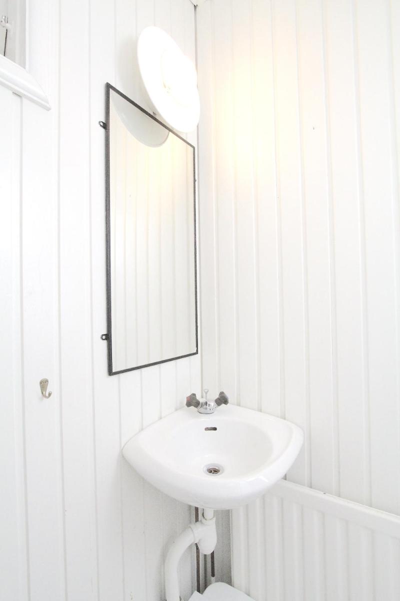 Tallkrogen Romantic House - Upper or Lower Apartment - Housity