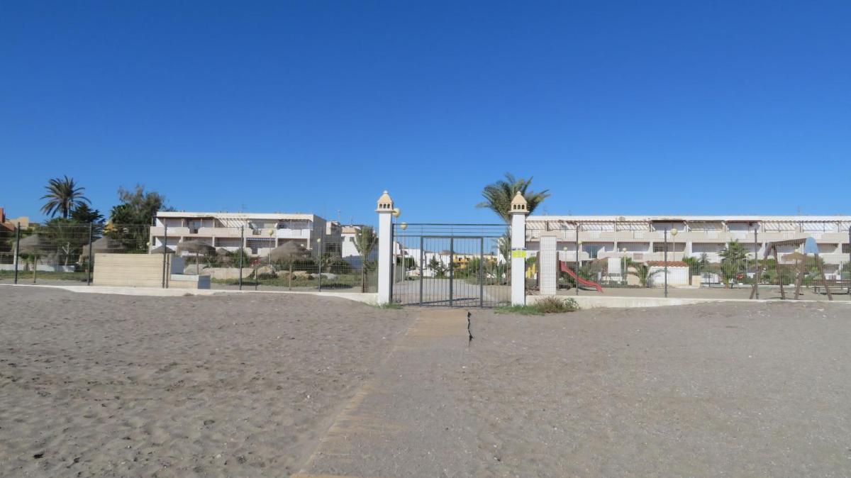 Dúplex naturista a 100 metros de la playa de Vera! - Housity
