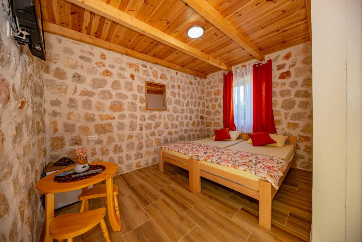 Ethno house OSOBAK - Housity