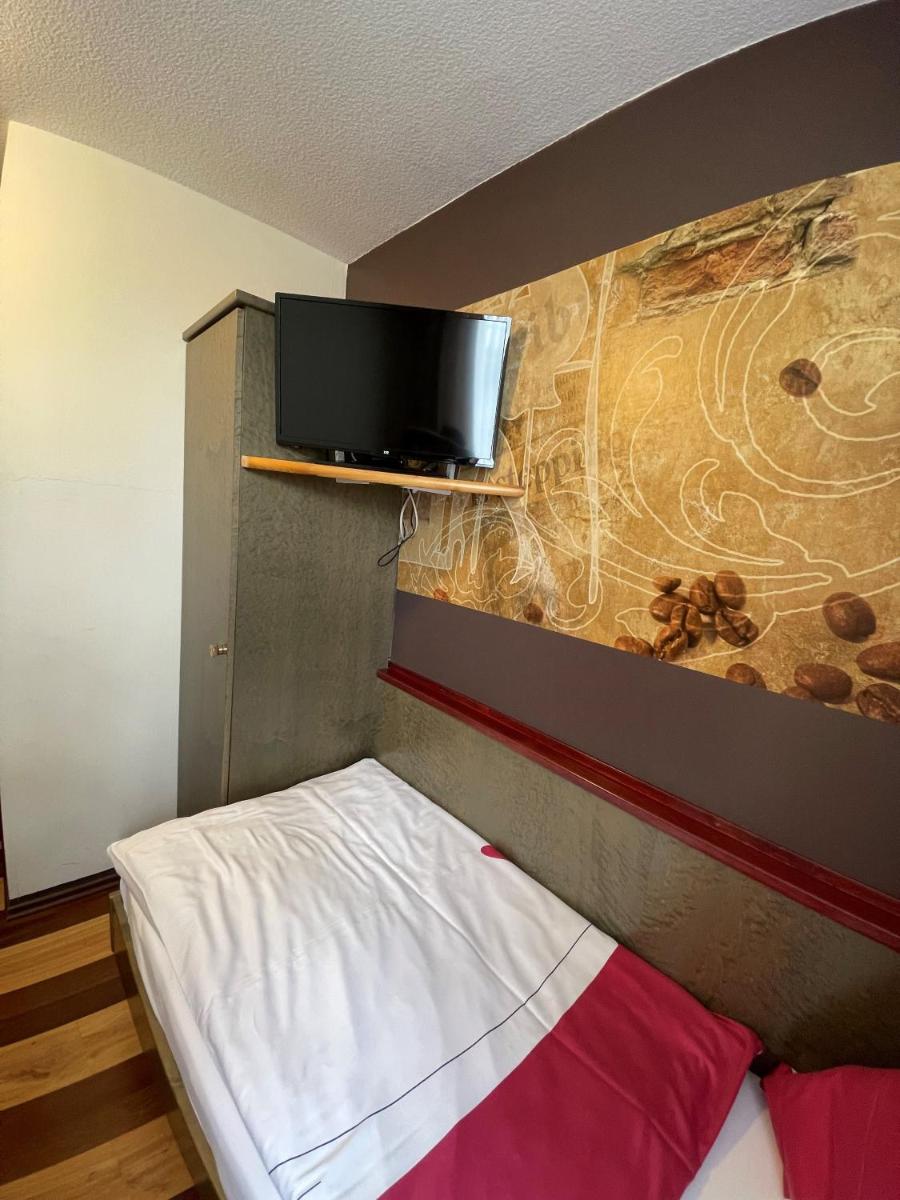 Hotel Bebra's Hessischer Hof - Housity