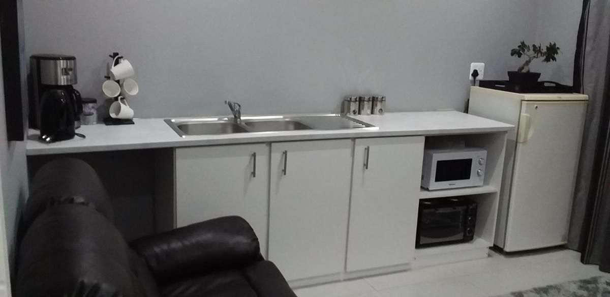 Lorraine Self Catering Unit - Housity