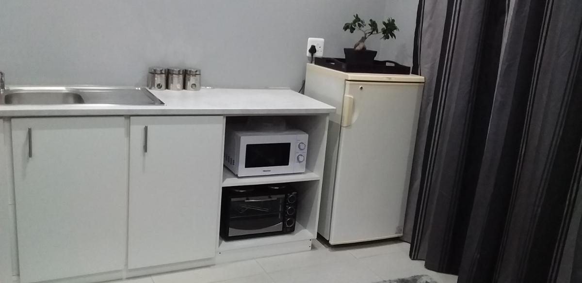 Lorraine Self Catering Unit - Housity
