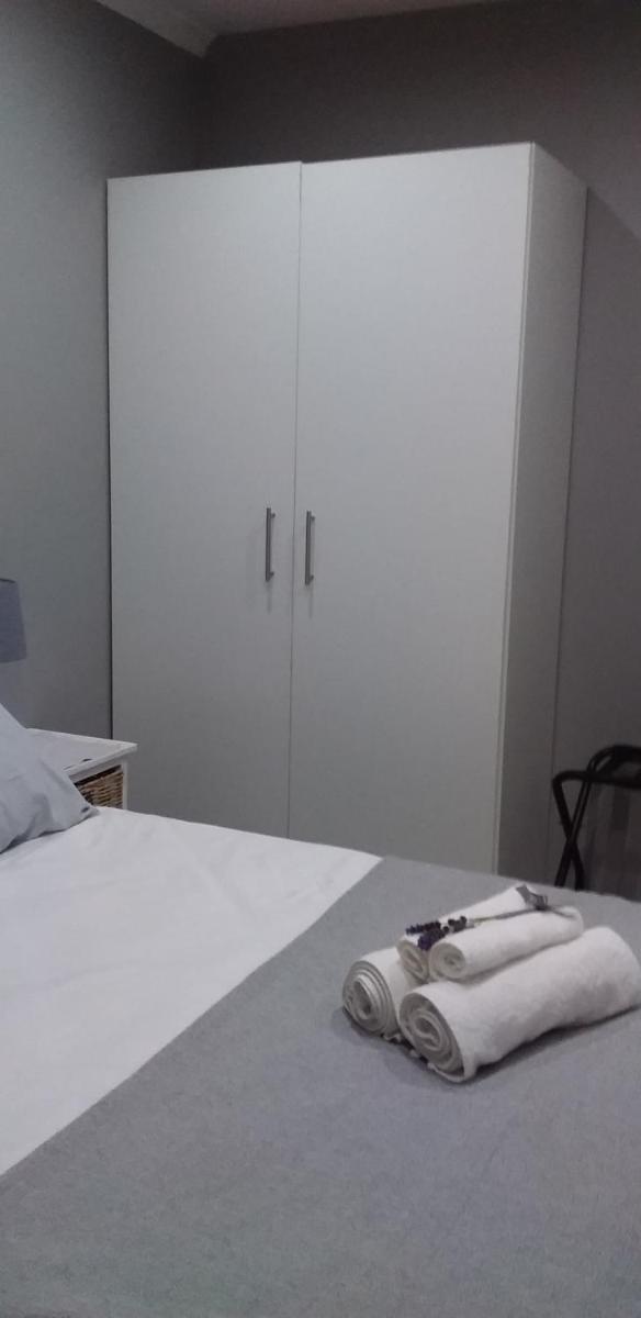 Lorraine Self Catering Unit - Housity