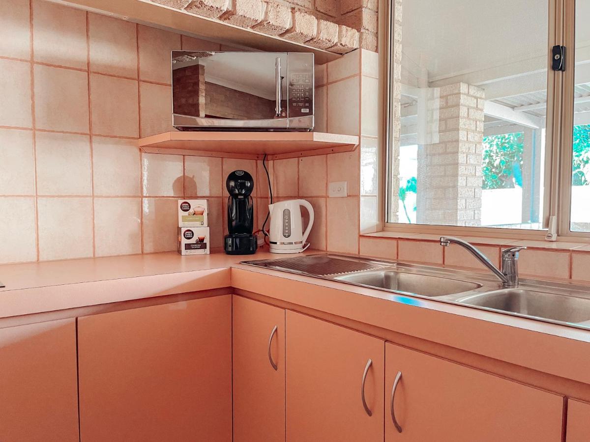 Carnarvon 3BR & 2BA Holiday House - Housity