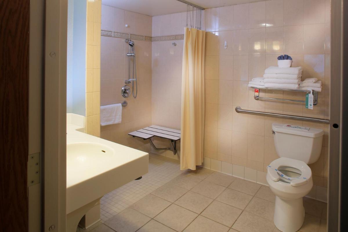 Blue Sail Inn - Housity