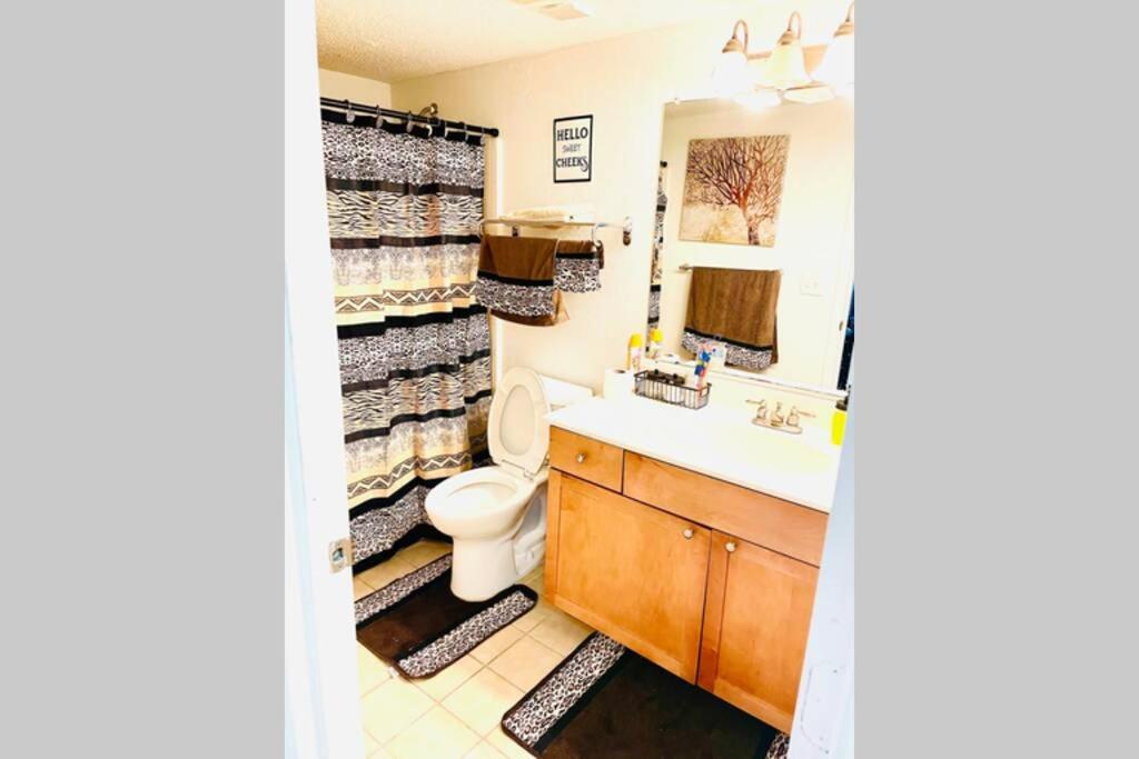 Eclat Royal - Luxurious Two Bedroom In the heart of Buckhead - Housity