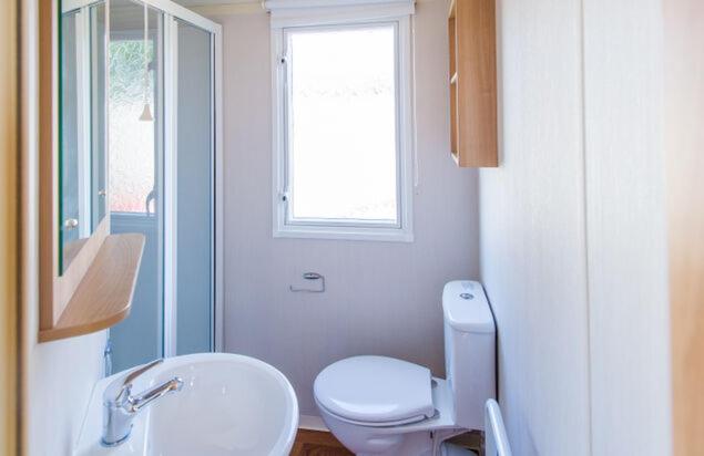 Driftwood Holiday Park Home - Housity
