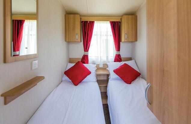 Driftwood Holiday Park Home - Housity