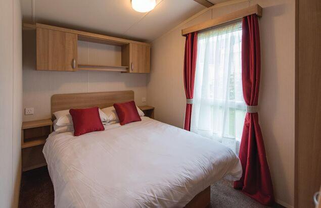 Driftwood Holiday Park Home - Housity