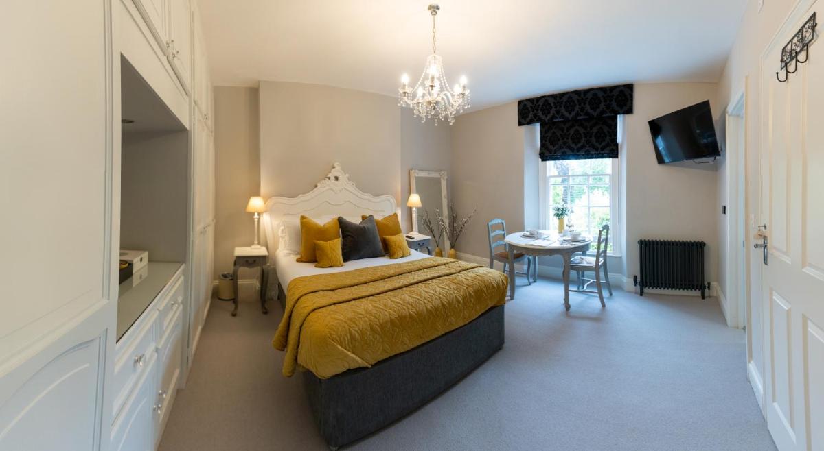 Apple Tree Bed and Breakfast - Housity