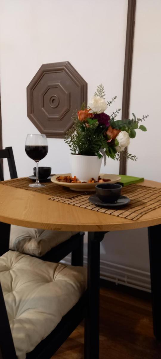 Vlad's Unirii Home - Housity