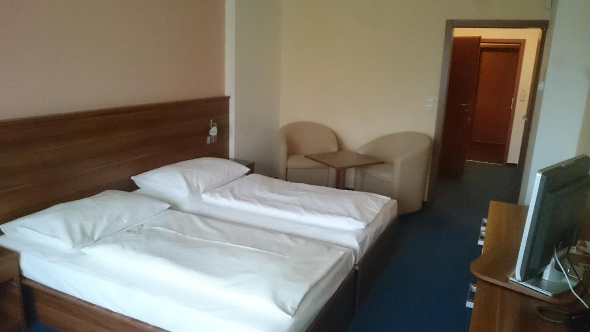 LIPNO WELLNESS - FRYMBURK HOTEL private family room - Housity