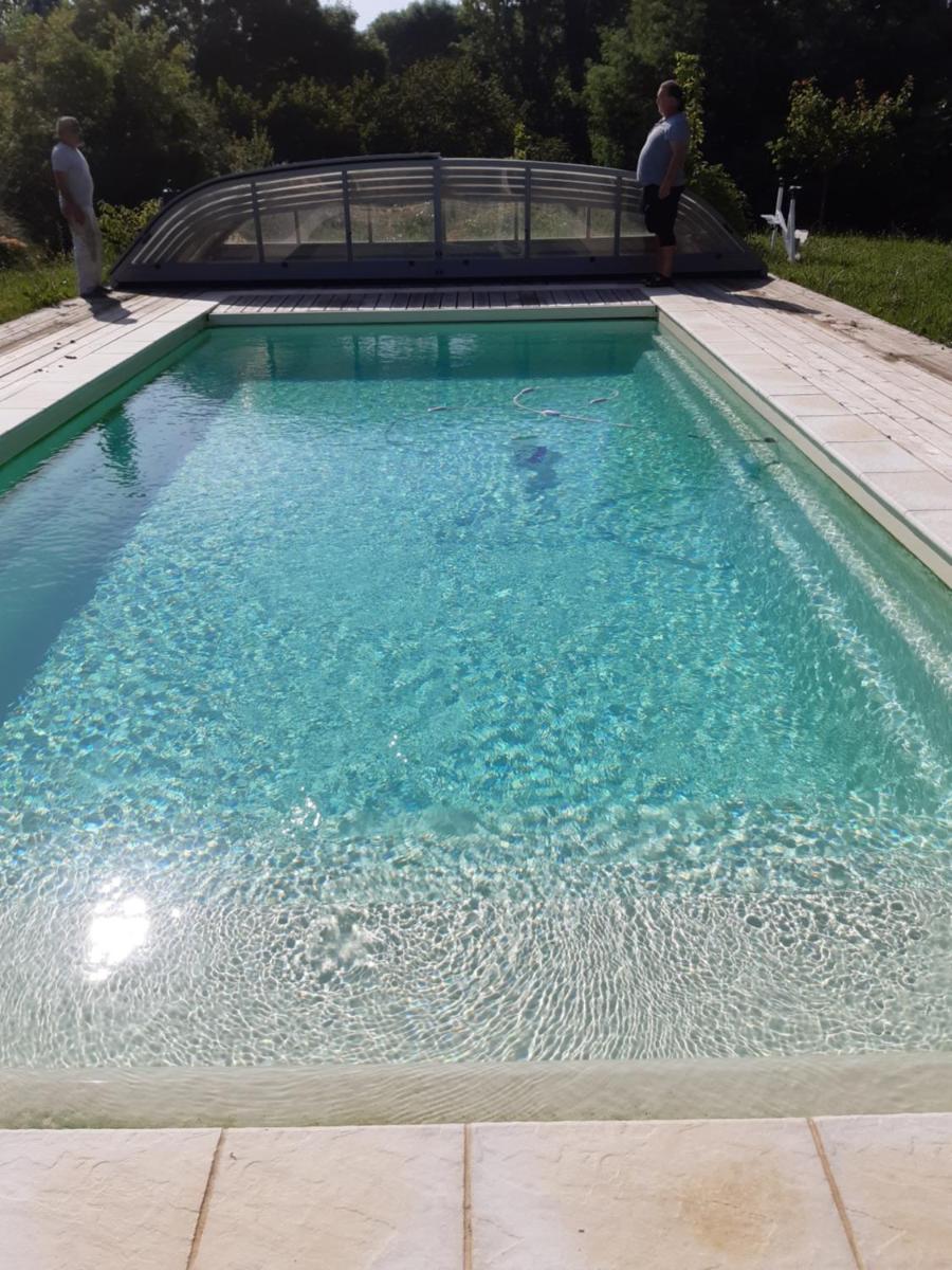 Chambre familiale avec piscine chauffée et jacuzzi - Housity