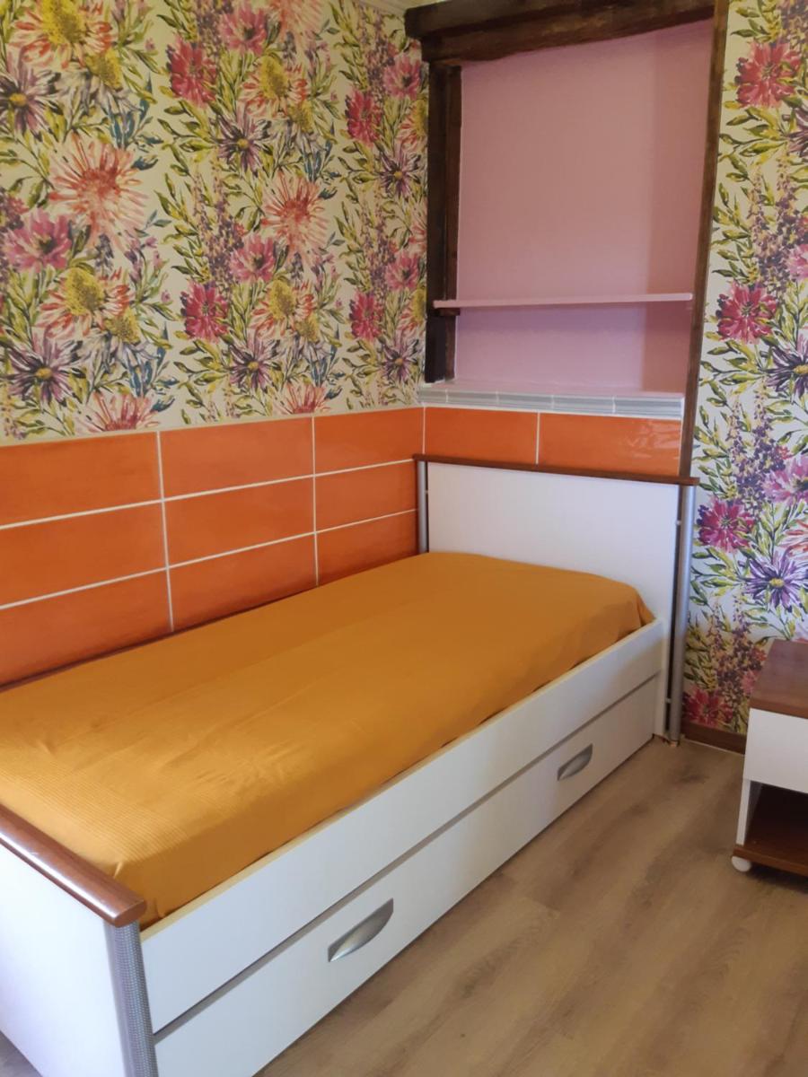 Chambre familiale avec piscine chauffée et jacuzzi - Housity