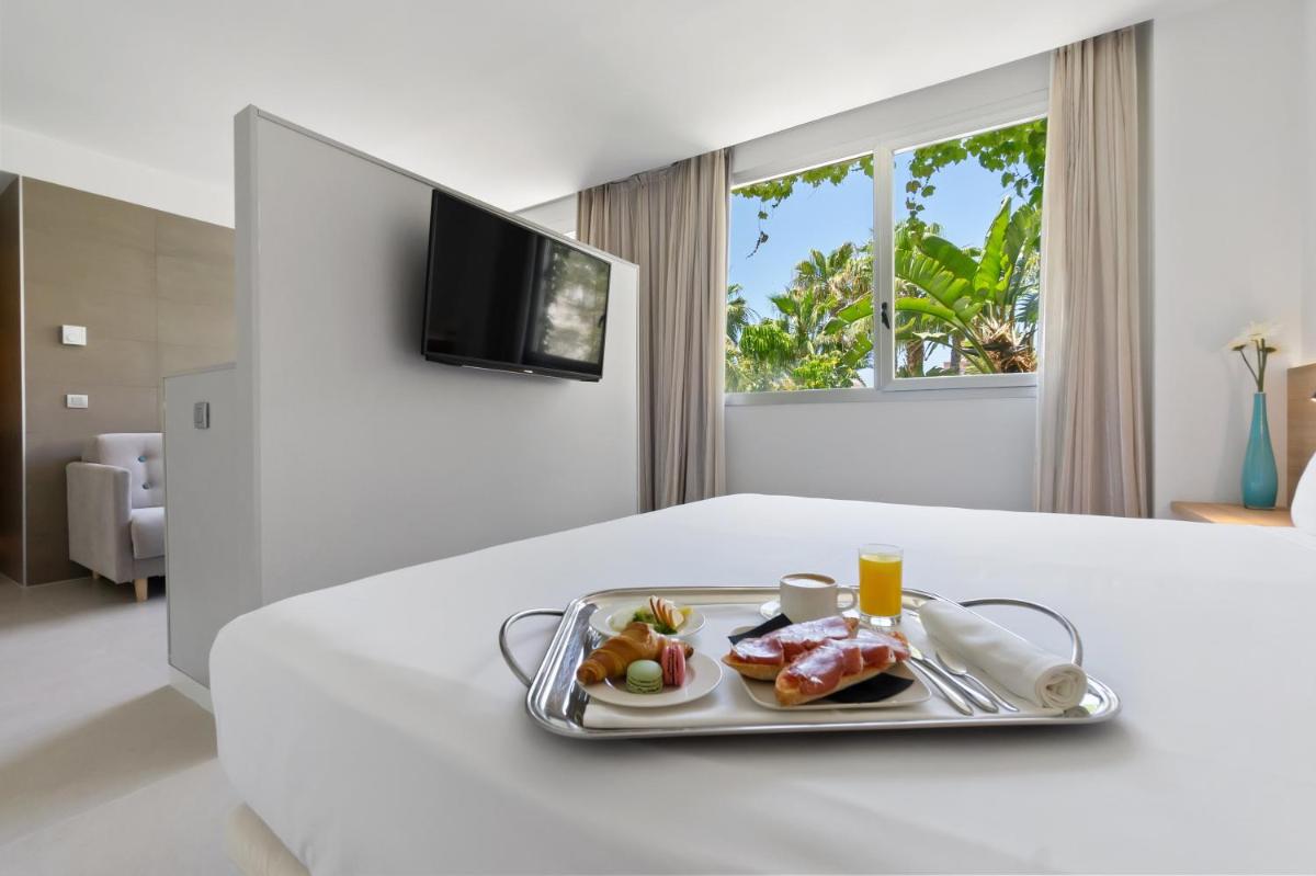 Comida en o cerca de este hotel