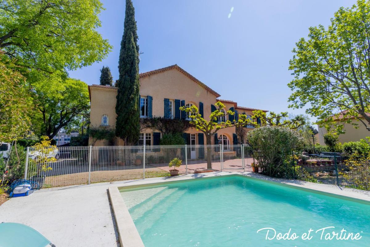 Amazing 4 bedroom house with pool and AC - Dodo et Tartine - Housity