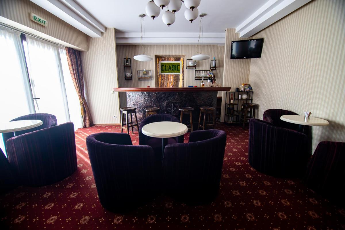 Hotel Clasic - Housity