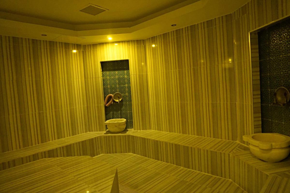 Side Legend Hotel - Housity