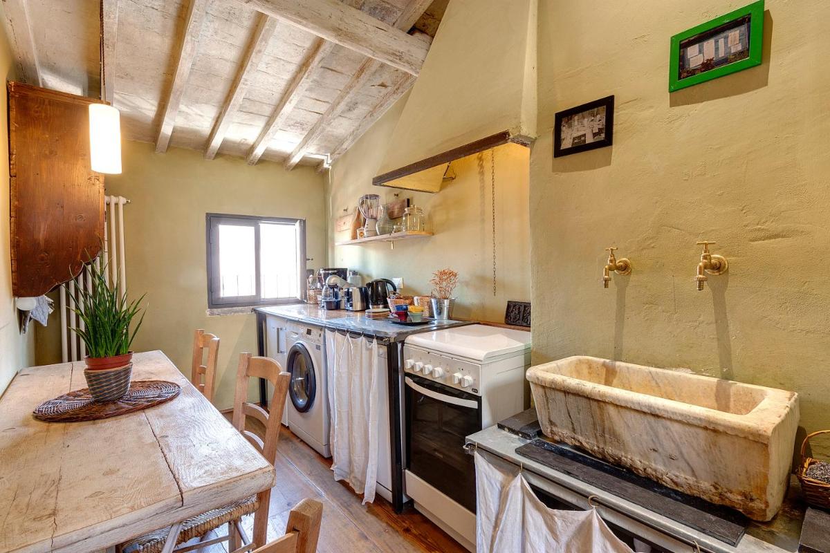 Monte Croci Apartment by Mamo Florence - Housity