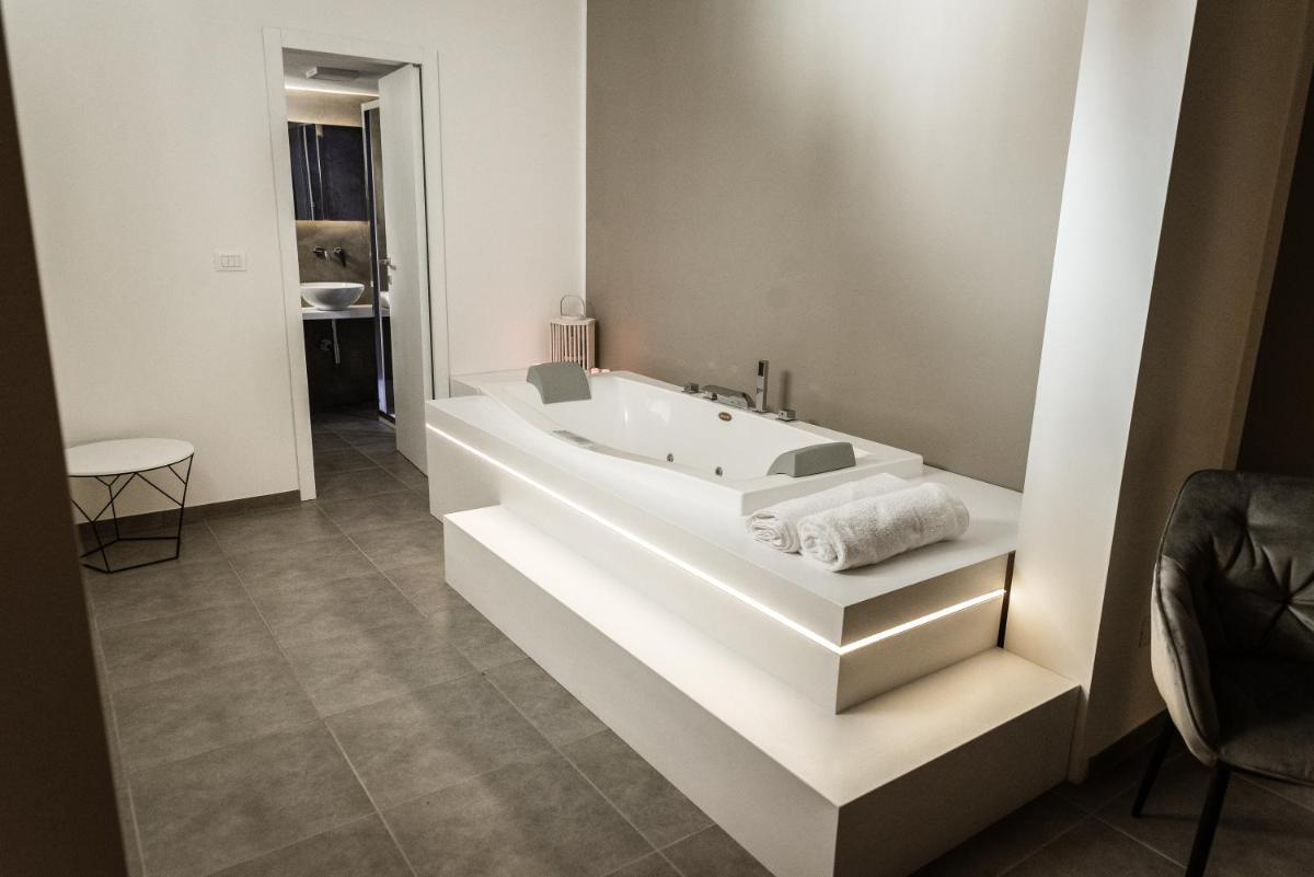 Fleming Suite - Housity
