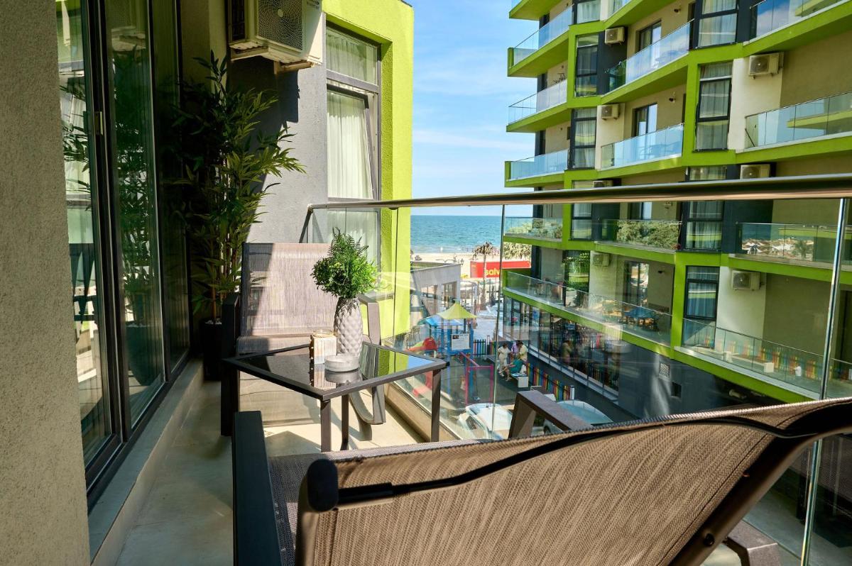 Blue Bamboo Apartment Spa Pools Resort and Parking - Hizvo